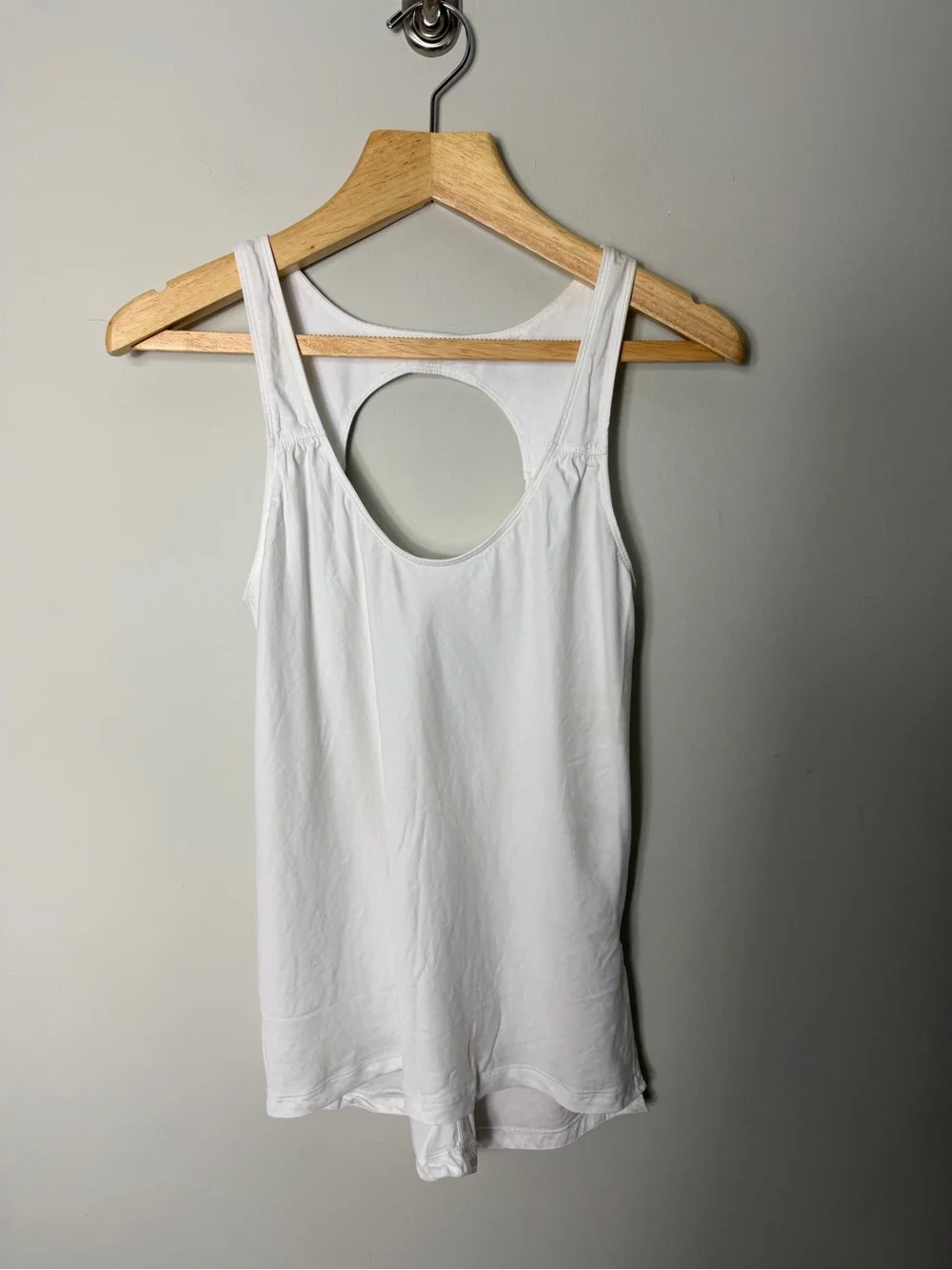 Lululemon White Open Back Tank Top Sleeveless shirt size small 732